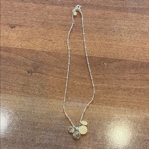 Elegant Gold Pendant Necklace